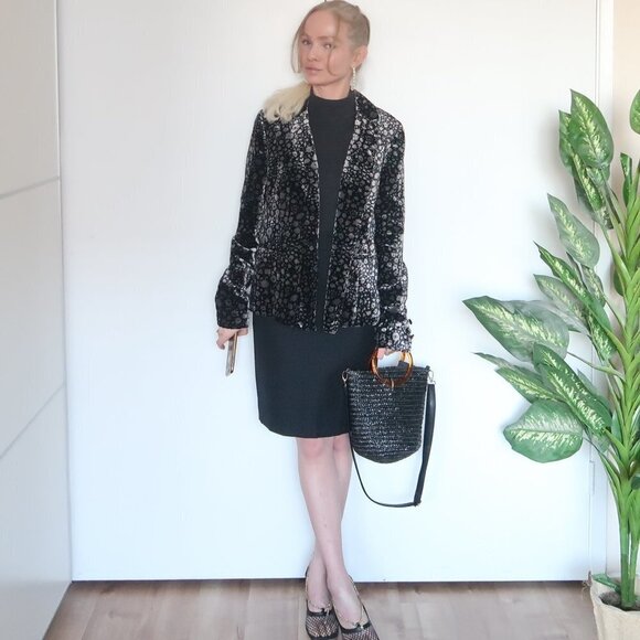 Anthropologie Elevenses Black Velvet Floral Single Breasted Blazer / Jacket - Picture 9 of 14